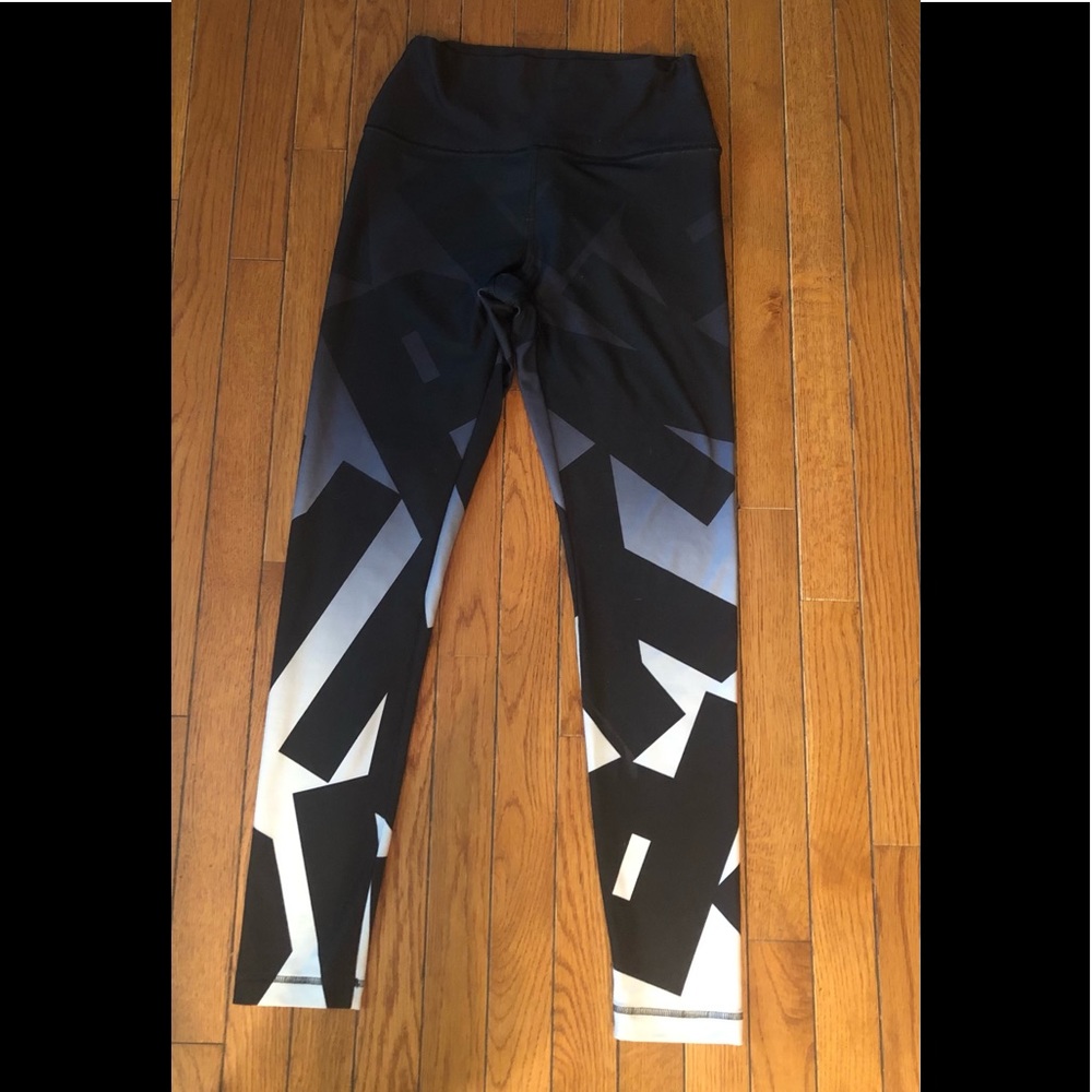 PINK Victoria’s Secret ultimate leggings